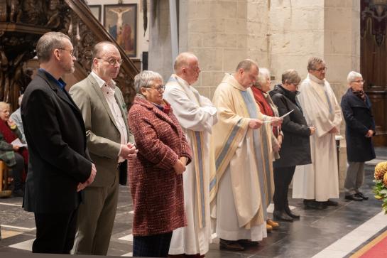 Nieuwe parochieploeg: Wim, Philippe, Lea, Walter, Jo, Blanche, Lucille, Luc, Karina ©Piet Van Hoyweghen