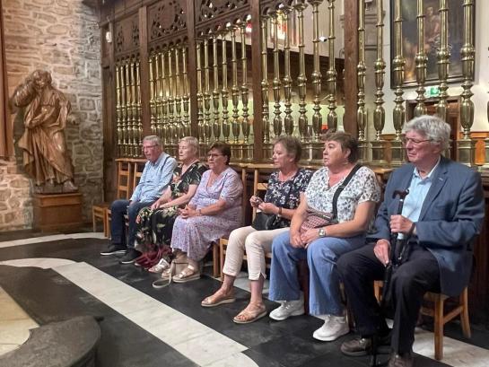 Koor op bezoek in  OLV kerk